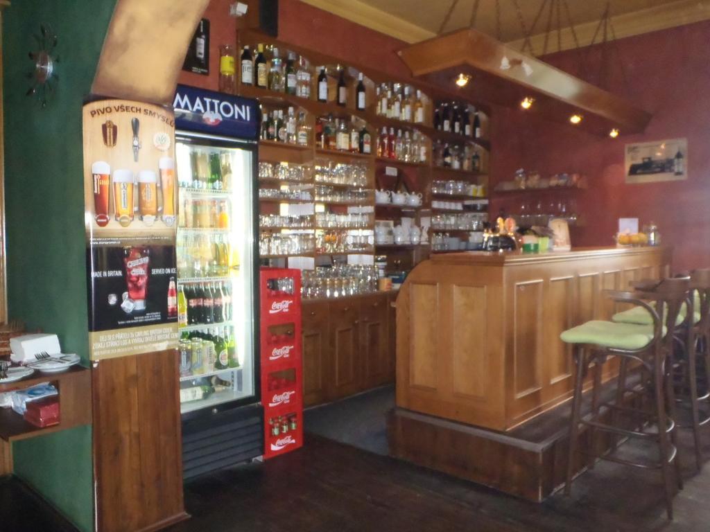Pension A Restaurace Kulna Chomutov Kültér fotó